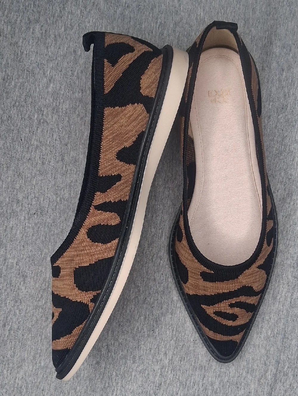Louise et Cie Leopard Print Flat Shoes Pointed Toe Slip On Business Casual 8.5